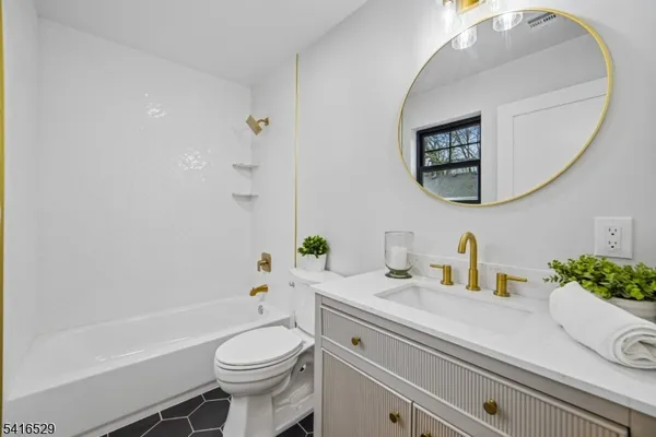 $1,995,000 | 111 North Summit Avenue, Chatham, NJ 07928