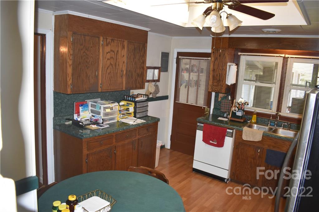206 Goforth Road Marion, NC 28752 - Photo 13 of 40 Gallery Image 13