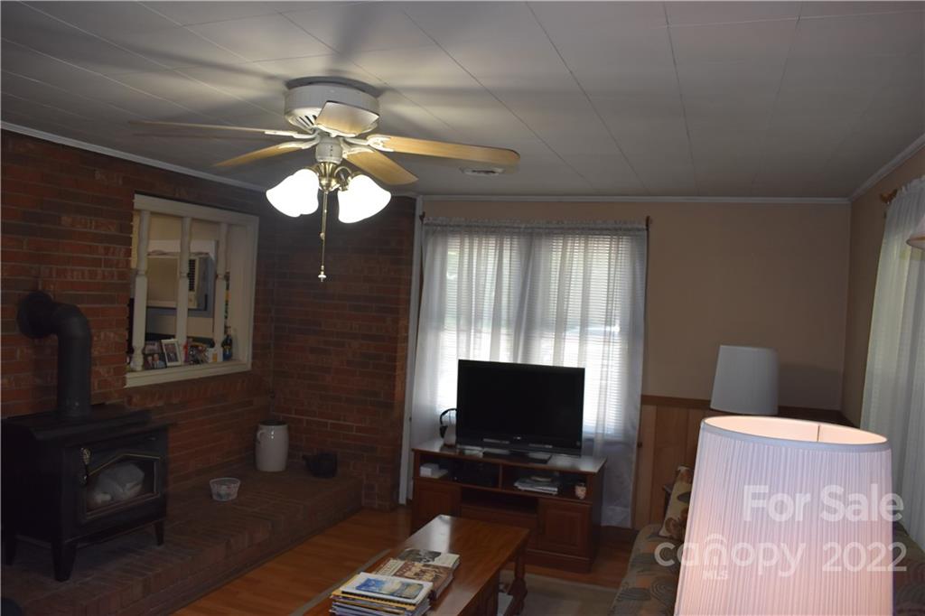 206 Goforth Road Marion, NC 28752 - Photo 3 of 40 Gallery Image 3