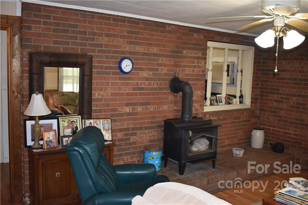 206 Goforth Road Marion, NC 28752 - Photo 6 of 40 Gallery Image 6