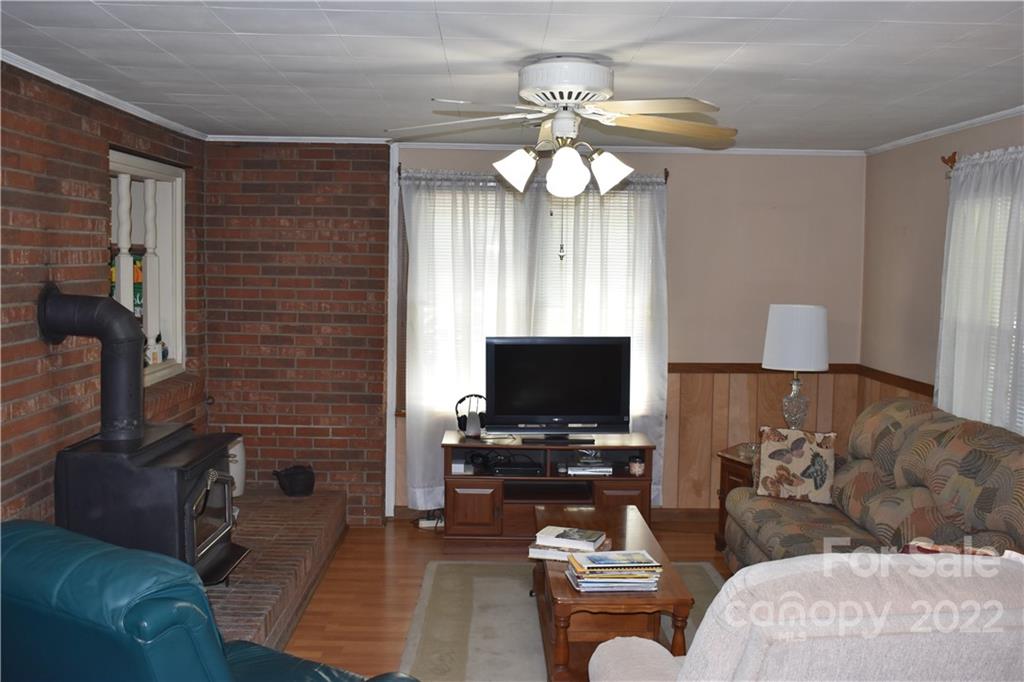 206 Goforth Road Marion, NC 28752 - Photo 7 of 40 Gallery Image 7