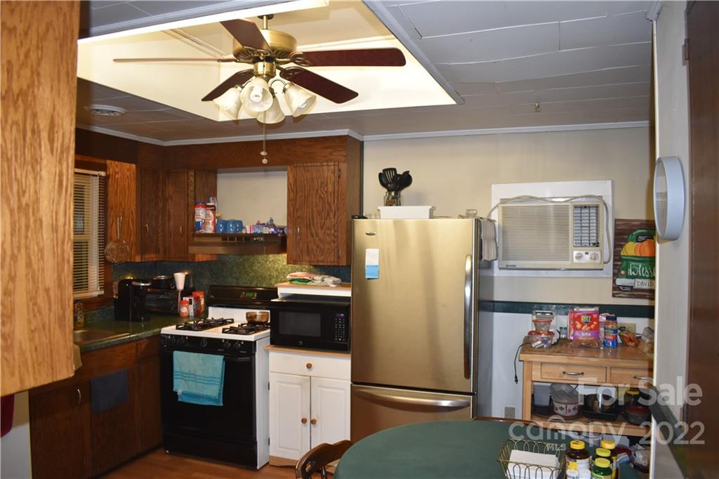 206 Goforth Road Marion, NC 28752 - Photo 8 of 40 Gallery Image 8