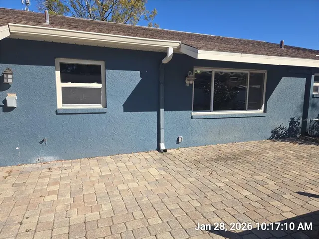 $2,400 | 1013 Greenbriar Drive, Brandon, FL 33511