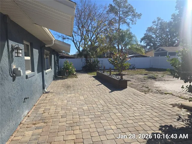 $2,400 | 1013 Greenbriar Drive, Brandon, FL 33511