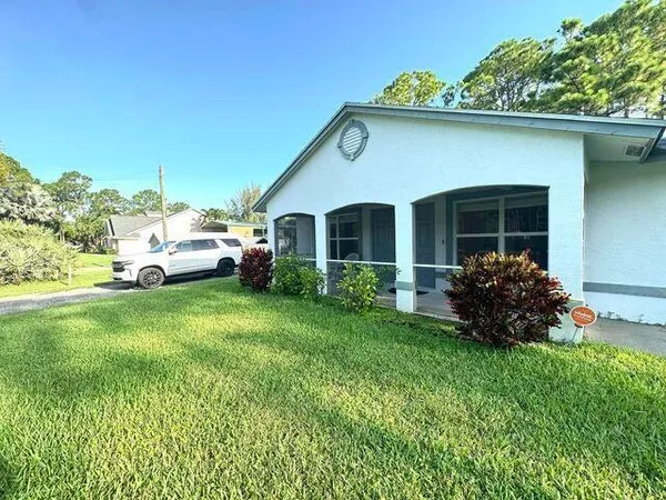 $2,600 | 14653 66th Street North, Loxahatchee, FL 33470