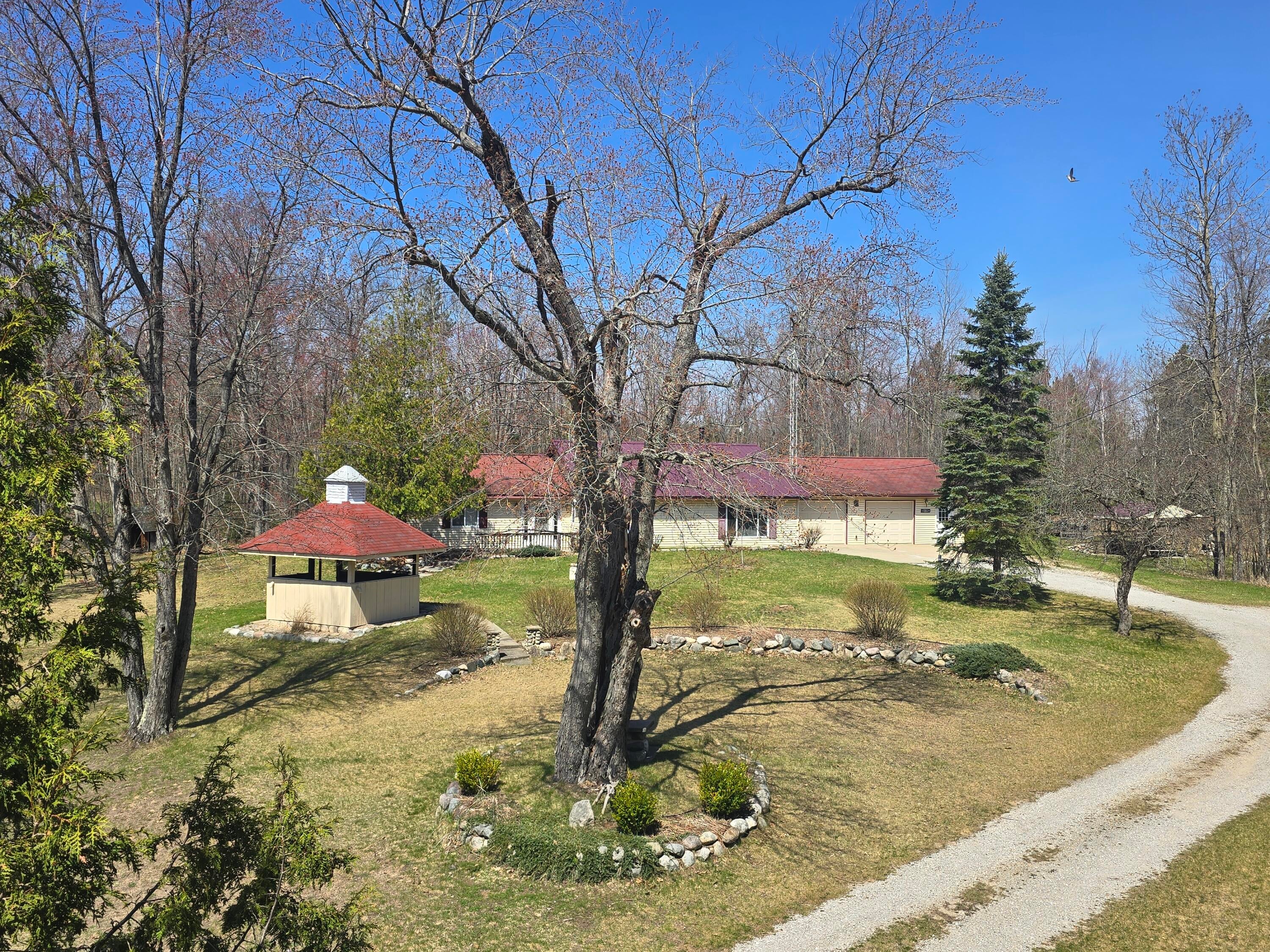 3625 Weaver Road Comins, MI 48619 - Photo 1 of 112 20260423_130645