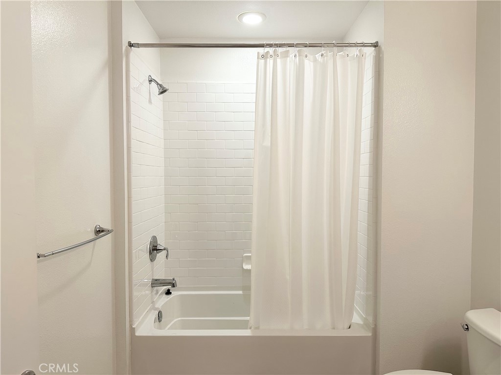 21 Gramercy, Unit 416 Irvine, CA 92612 - Photo 4 of 30