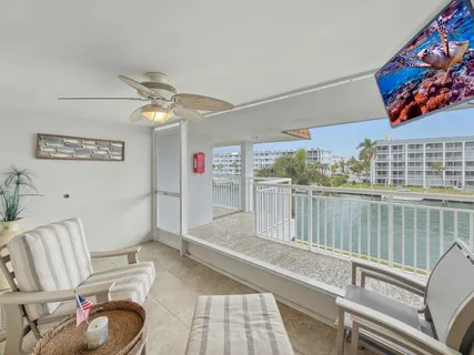 $269,000 | 111 Shore Court, Unit 305C, North Palm Beach, FL 33408