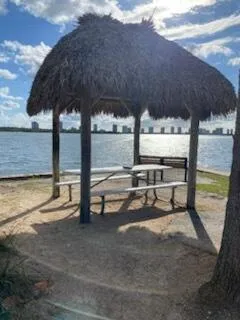 $269,000 | 111 Shore Court, Unit 305C, North Palm Beach, FL 33408