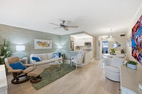 $269,000 | 111 Shore Court, Unit 305C, North Palm Beach, FL 33408