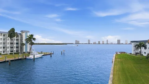 $269,000 | 111 Shore Court, Unit 305C, North Palm Beach, FL 33408