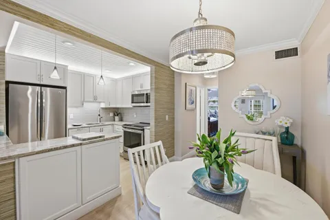 $269,000 | 111 Shore Court, Unit 305C, North Palm Beach, FL 33408