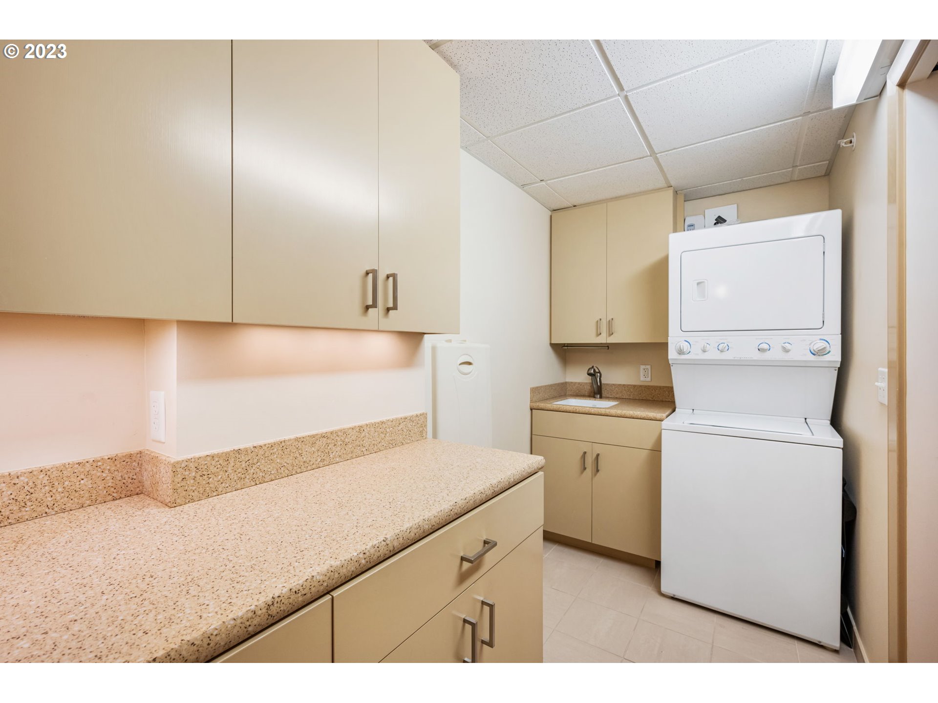 2351 Northwest Westover Road, Unit 904 Portland, OR 97210 - Photo 34 of 43 Gallery Image 34