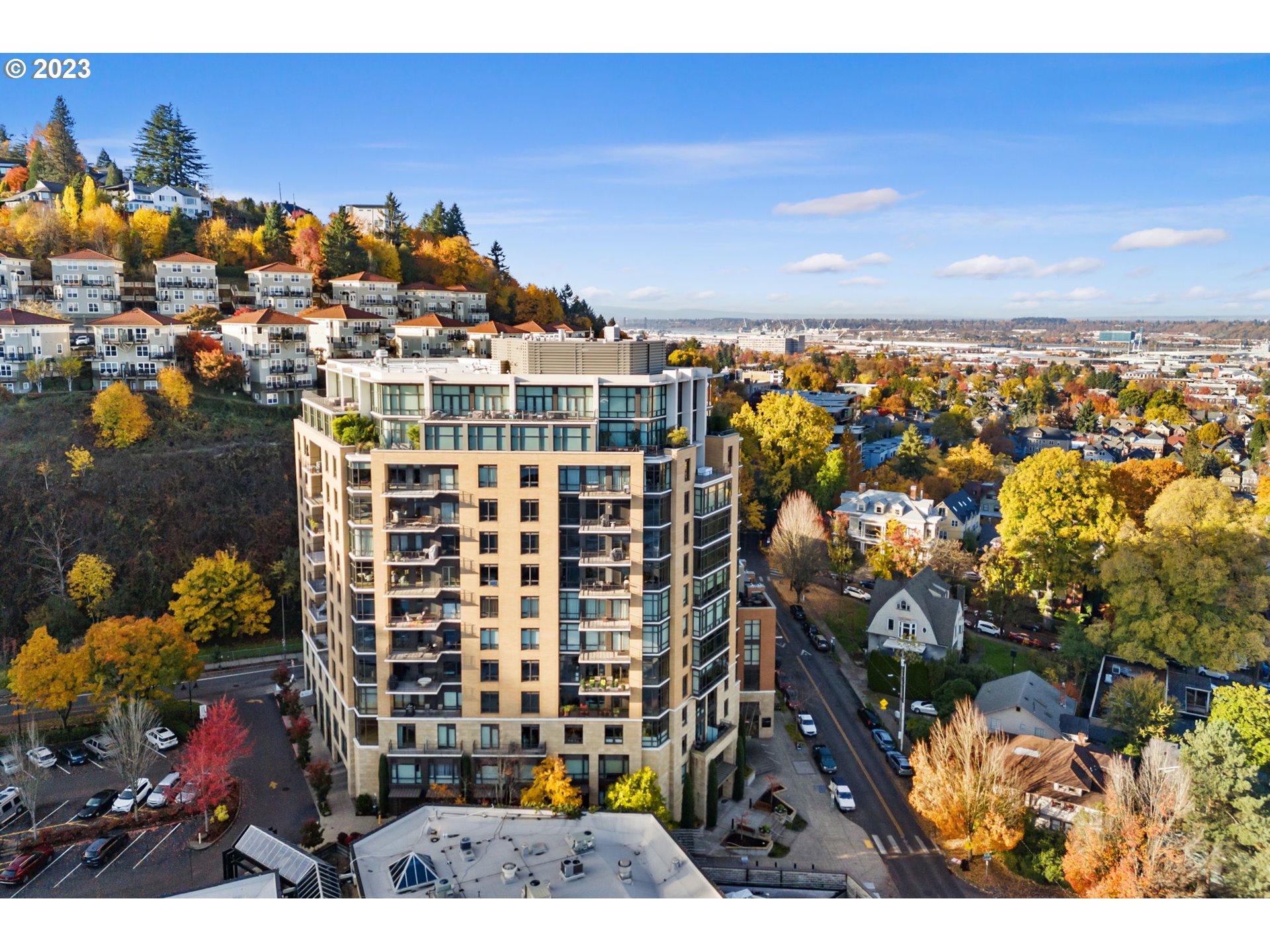 2351 Northwest Westover Road, Unit 904 Portland, OR 97210 - Photo 36 of 43 Gallery Image 36