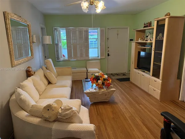 $780,000 | 2560 Southwest 22nd Avenue, Miami, FL 33133