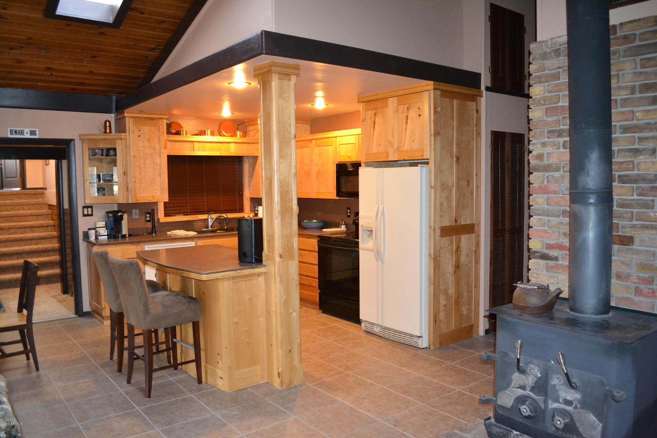 4215 East Beaver Vista Road Rimrock, AZ 86335 - Photo 11 of 36 Kitchen