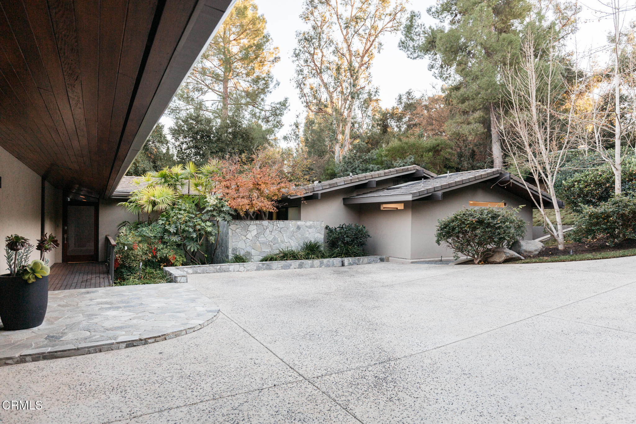 420 Lakeview Road Pasadena, CA 91105 - Photo 2 of 41 Lakeview Rd - www.christopherleefoto.com