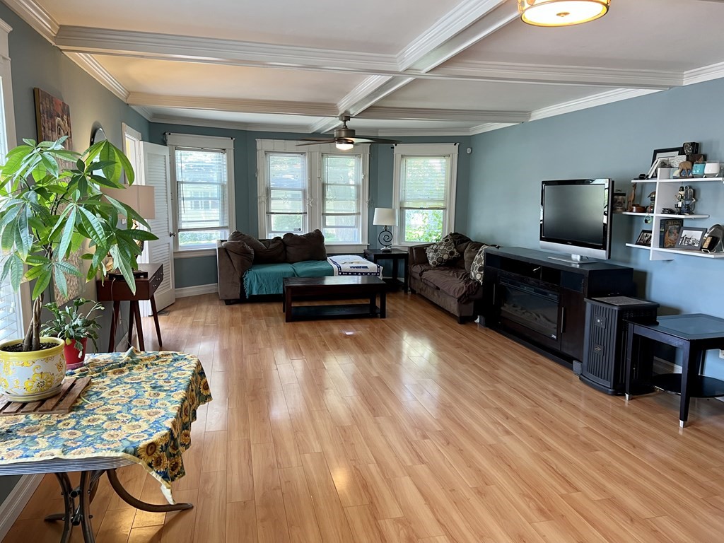 35 Elmwood Road Methuen, MA 01844 - Photo 4 of 19 Gallery Image 4