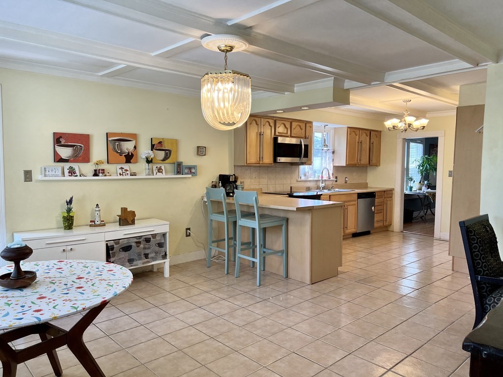 35 Elmwood Road Methuen, MA 01844 - Photo 5 of 19 Gallery Image 5