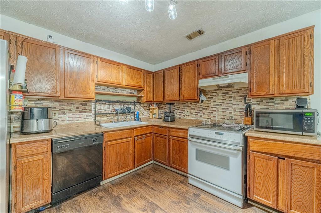 3809 Valley Brook Road Snellville, GA 30039 - Photo 13 of 29