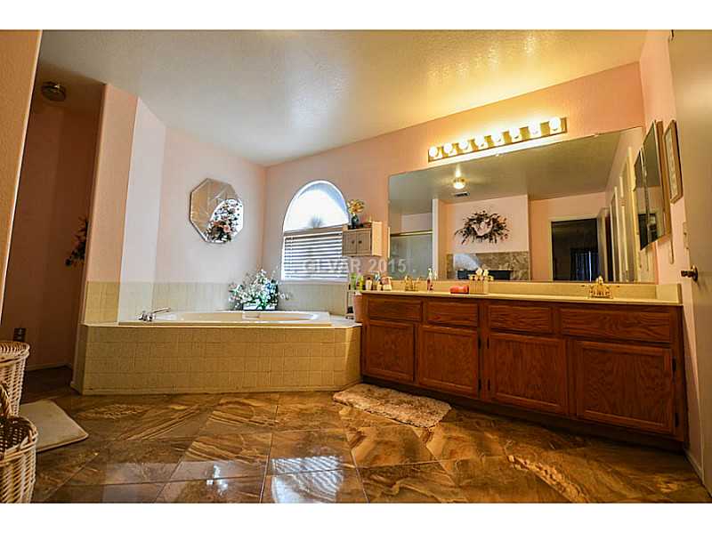 728 Rocky Trail Road Henderson, NV 89014 - Photo 23 of 34 Property Photo. Master Bath Room