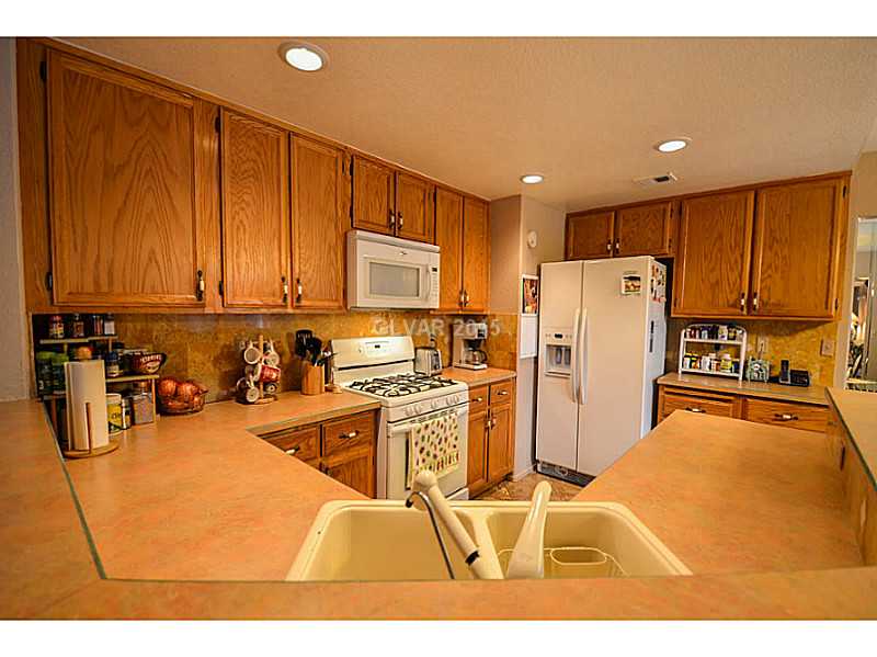 728 Rocky Trail Road Henderson, NV 89014 - Photo 9 of 34 Property Photo. Kitchen
