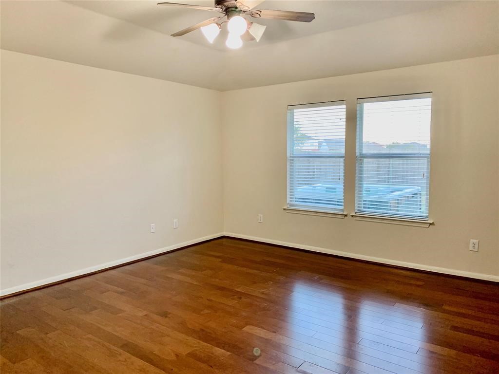 2103 Ripple Bend Lane Pearland, TX 77581 - Photo 10 of 18 Gallery Image 10