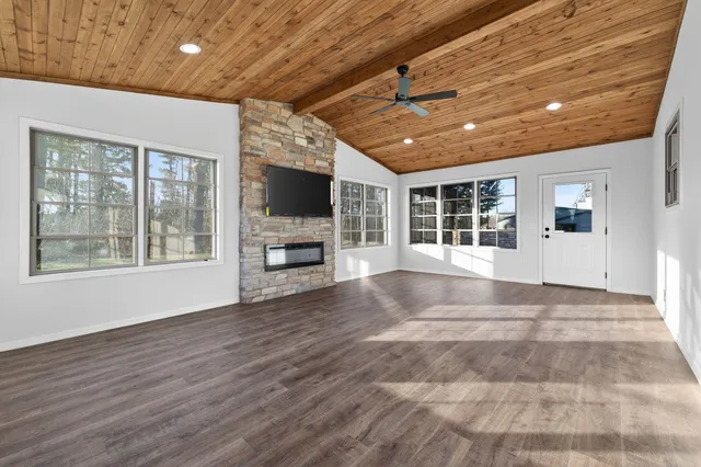 a view of livingroom with hardwood floor and window