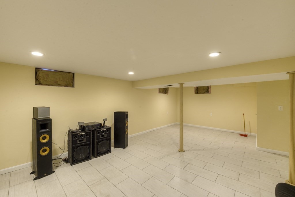 20 Briarcliff Street Springfield, MA 01128 - Photo 21 of 40