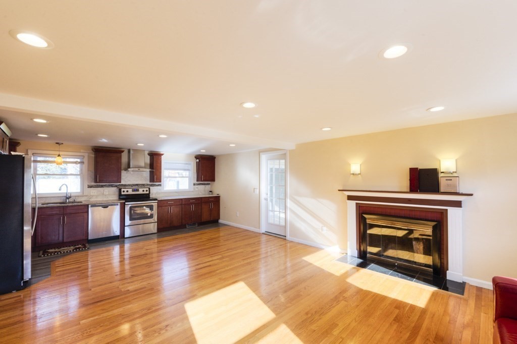 20 Briarcliff Street Springfield, MA 01128 - Photo 6 of 40