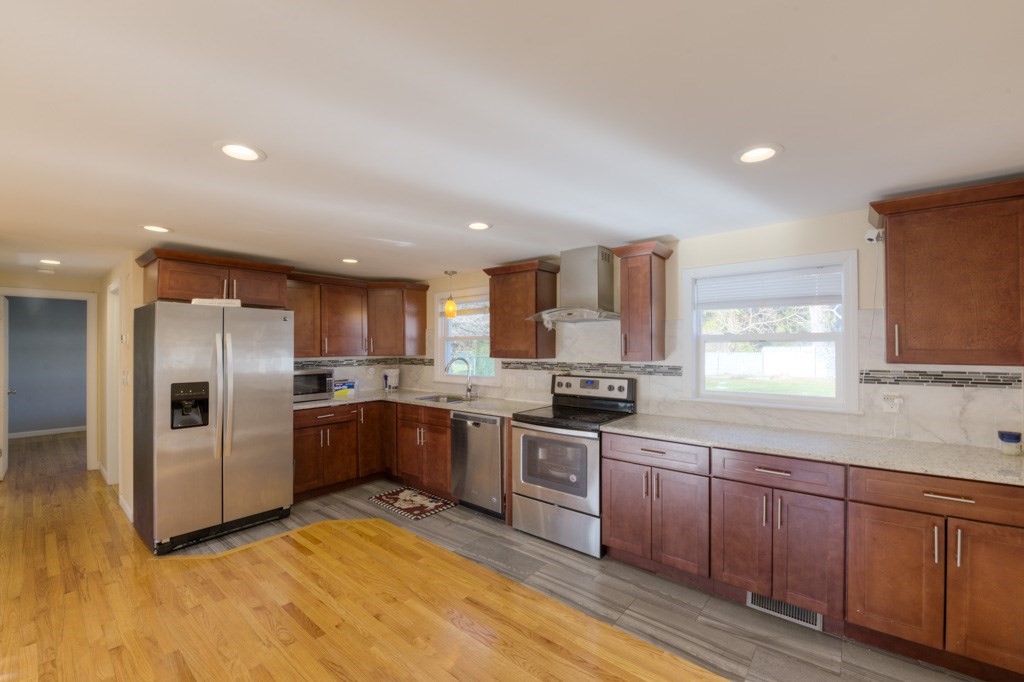 20 Briarcliff Street Springfield, MA 01128 - Photo 9 of 40
