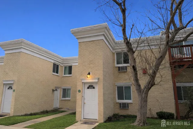 $265,000 | 9 Lake Avenue, Unit 6B, East Brunswick, NJ 08816