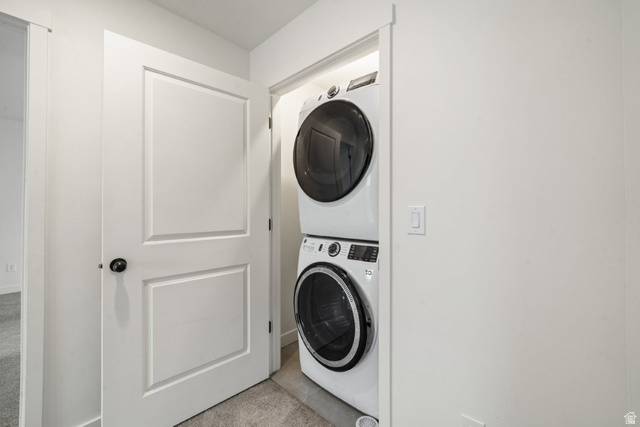 70 East Weekes Way Clearfield, UT 84015 - Photo 15 of 25 Washer and dryer included