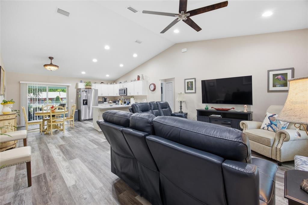 15487 Southeast 91st Ct Road Summerfield, FL 34491 - Photo 6 of 27