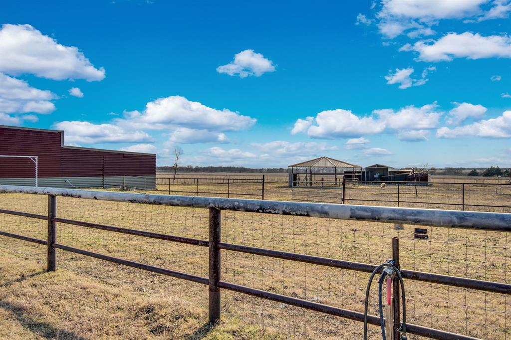 1015 Curry Road Waxahachie, TX 75167 - Photo 10 of 40