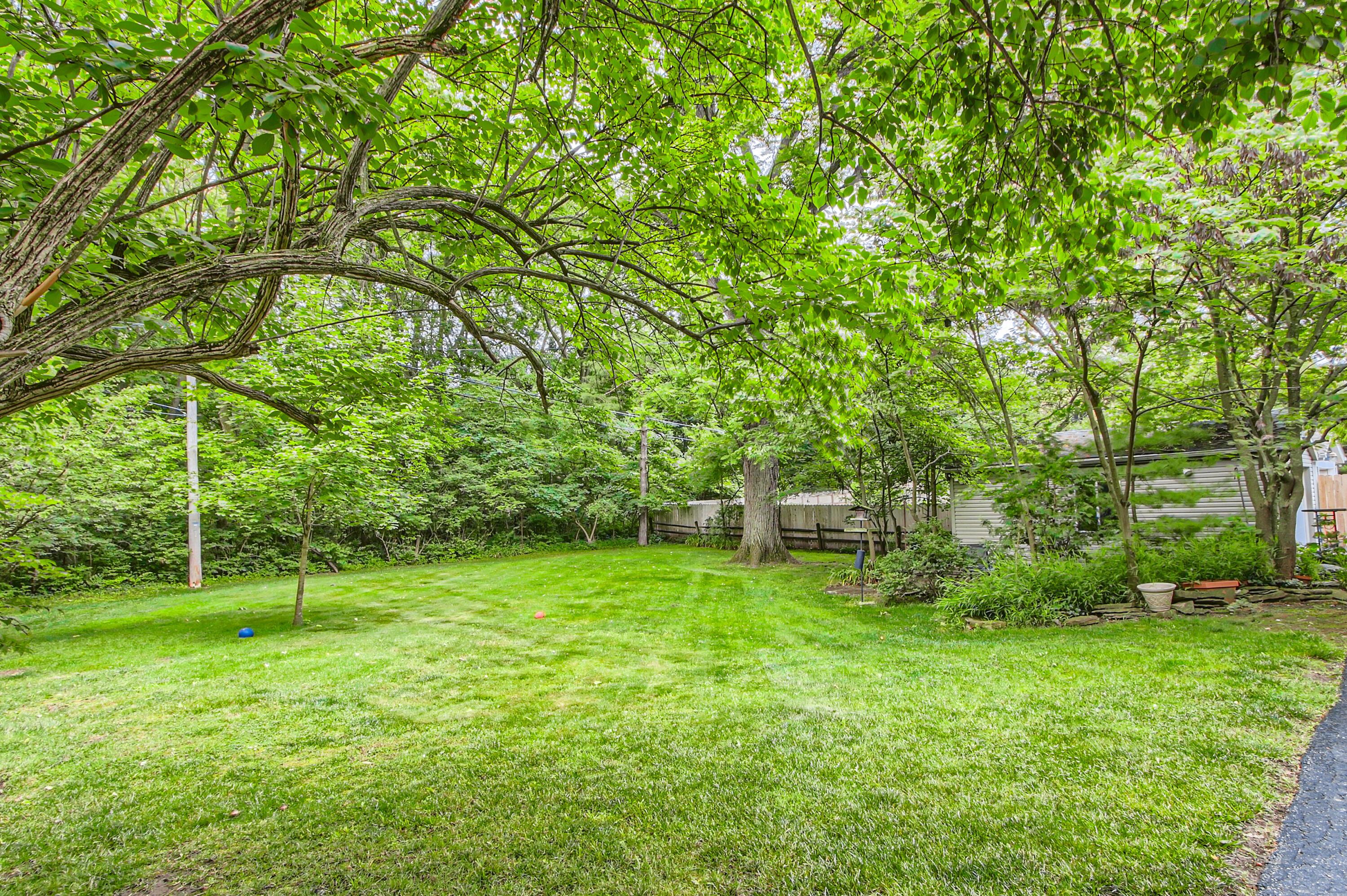 4044 Riverside Drive Columbus, OH 43220 - Photo 15 of 16 16 Back Yard