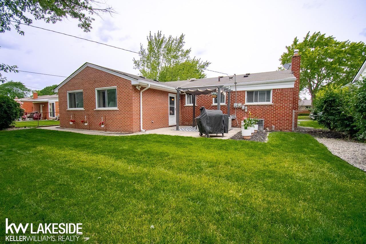 18530 Bittersweet Road Fraser, MI 48026 - Photo 23 of 24