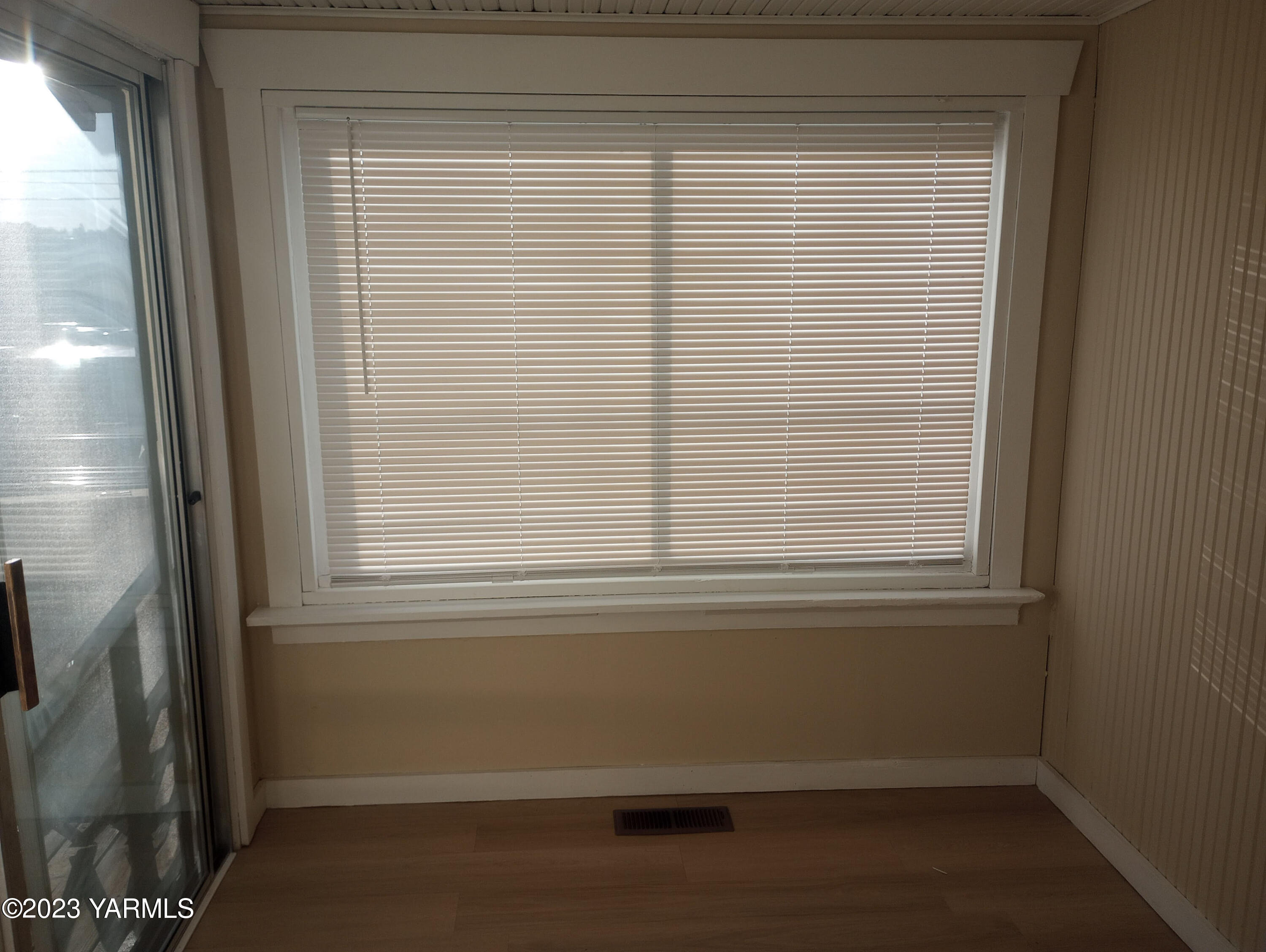 609 Main Avenue West Ritzville, WA 99169 - Photo 23 of 31 Sunroom