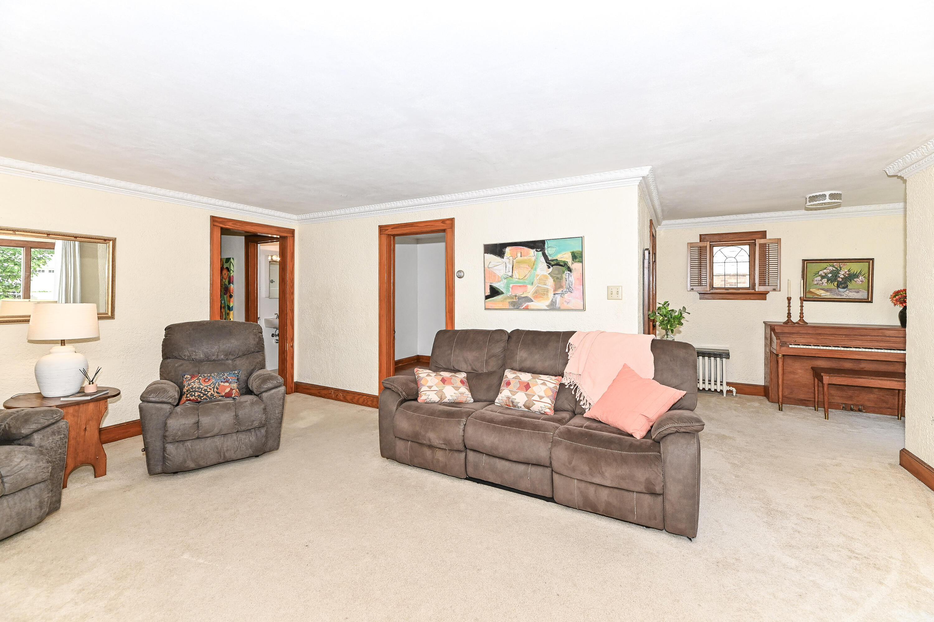 3445 South 96th Street Milwaukee, WI 53227 - Photo 10 of 52 Living Room
