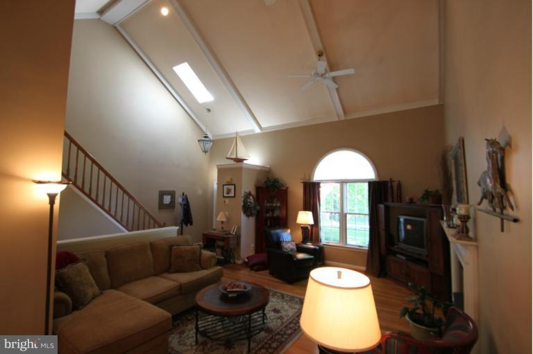 19233 South Merrimac Road Culpeper, VA 22701 - Photo 22 of 26 Living Room