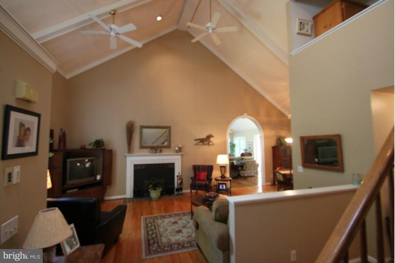 19233 South Merrimac Road Culpeper, VA 22701 - Photo 7 of 26 Living Room