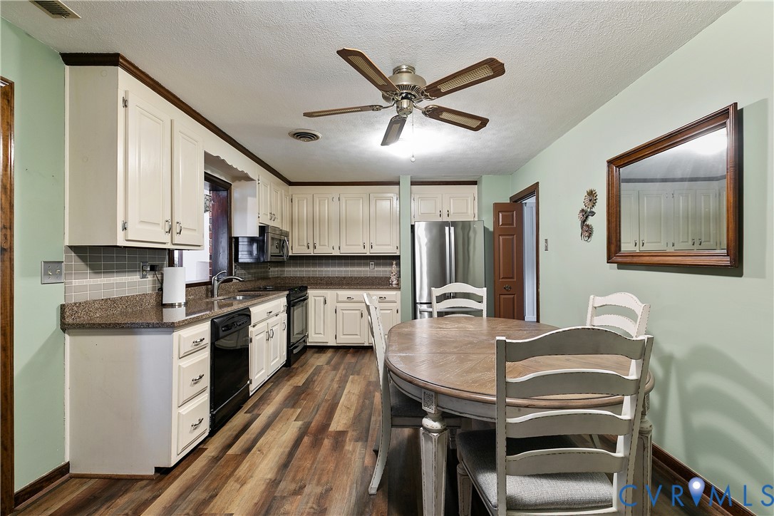 3955 Turner Woods Road Henrico, VA 23231 - Photo 11 of 43