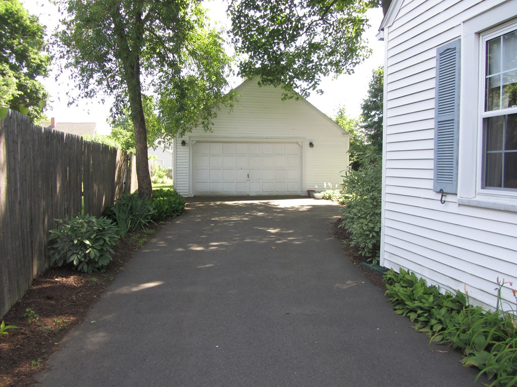 55 Harwich Road West Springfield, MA 01089 - Photo 4 of 30 Gallery Image 4