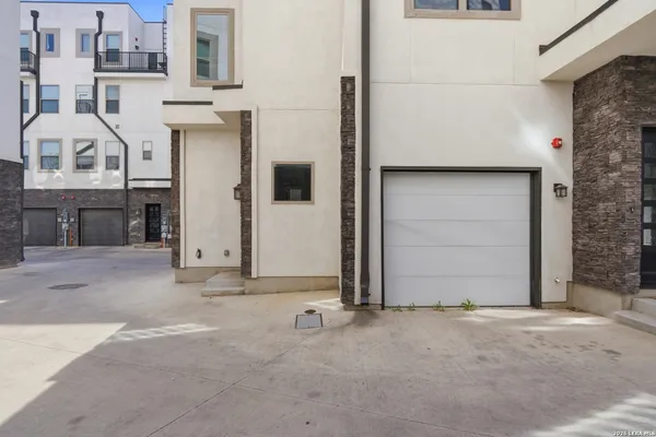 $2,750 | 1817 North St Mary's Street, Unit 502, San Antonio, TX 78212