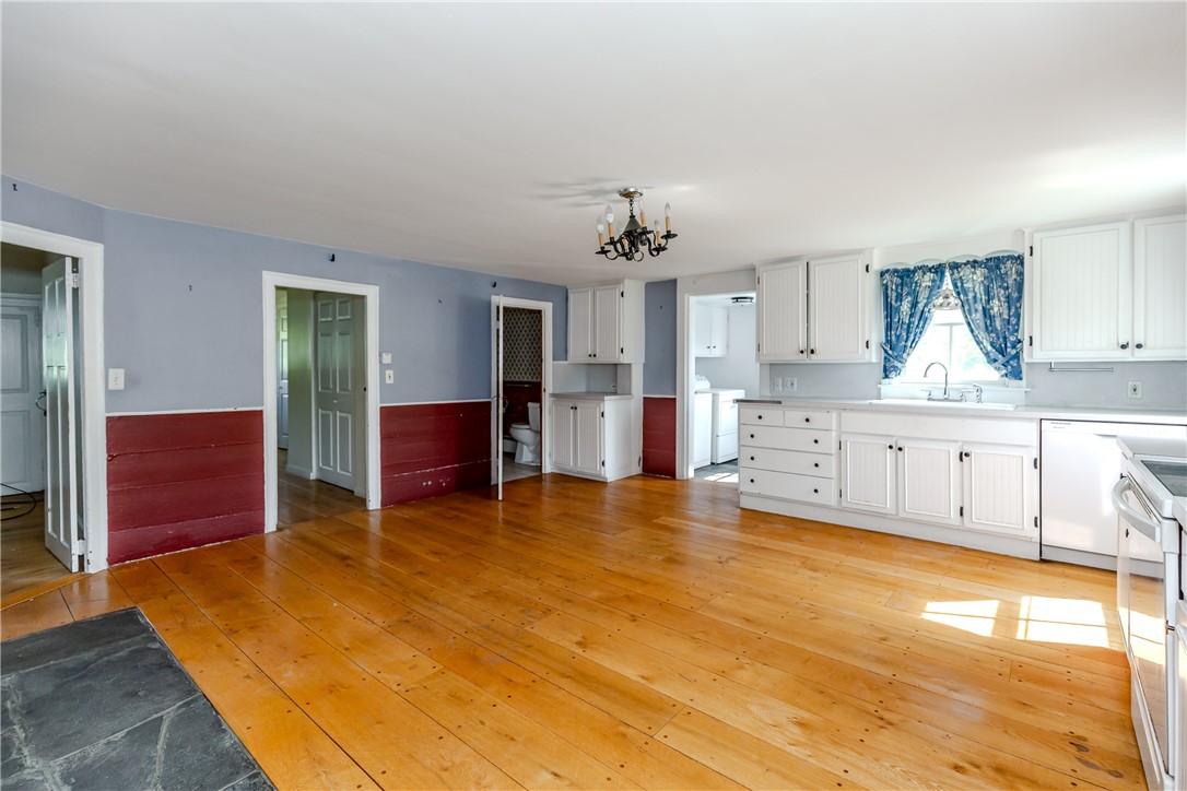 60 Colwell Road Smithfield, RI 02828 - Photo 9 of 40