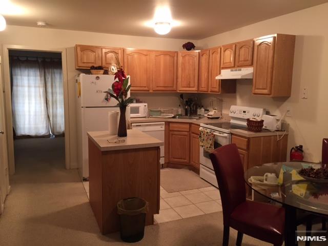77 Liberty Street, Unit 33 Little Ferry, NJ 07643 - Photo 3 of 8