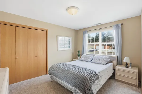 $305,000 | 2952 Freedom Circle, Crown Point, IN 46307