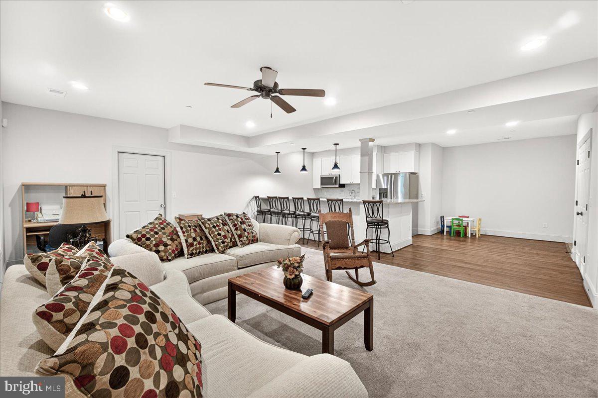 2516 Daisy Road Woodbine, MD 21797 - Photo 36 of 78 Spacious modern living area awaits you.