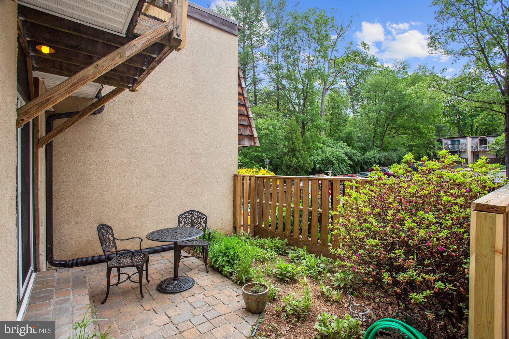 1647 Valencia Way Reston, VA 20190 - Photo 2 of 33