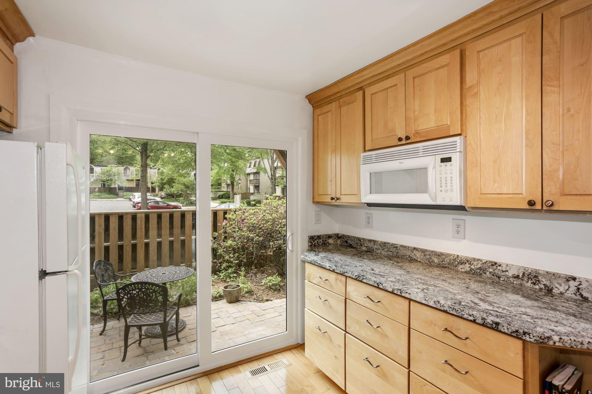 1647 Valencia Way Reston, VA 20190 - Photo 12 of 33